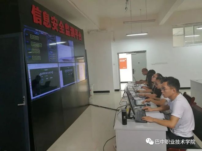 开云 开云体育平台单招季信息沟通心灵网络连接世界计算机网络技术专业欢迎你(图2) 开云 开云体育平台单招季信息沟通心灵网络连接世界计算机网络技术专业欢迎你(图2)
