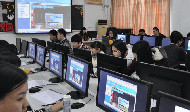 开云 开云体育平台高考生：考公务员很热门的6个大学专业有这方面打算可参考(图2)