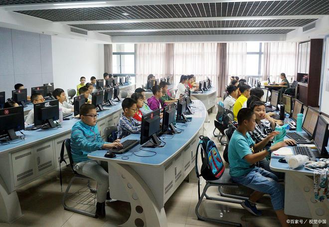 开云APP 开云官网入口计算机就业哀鸿遍野为何依旧是高考生的首选专业？理由让人意外(图2)