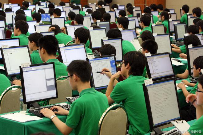 开云APP 开云官网入口计算机就业哀鸿遍野为何依旧是高考生的首选专业？理由让人意外(图6)